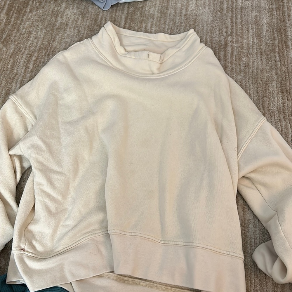 Beige sweatshirt